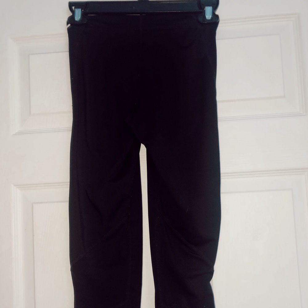 ✰ NIKE PRO HIGH RISE CAPRIS ✰ - Picture 2 of 3
